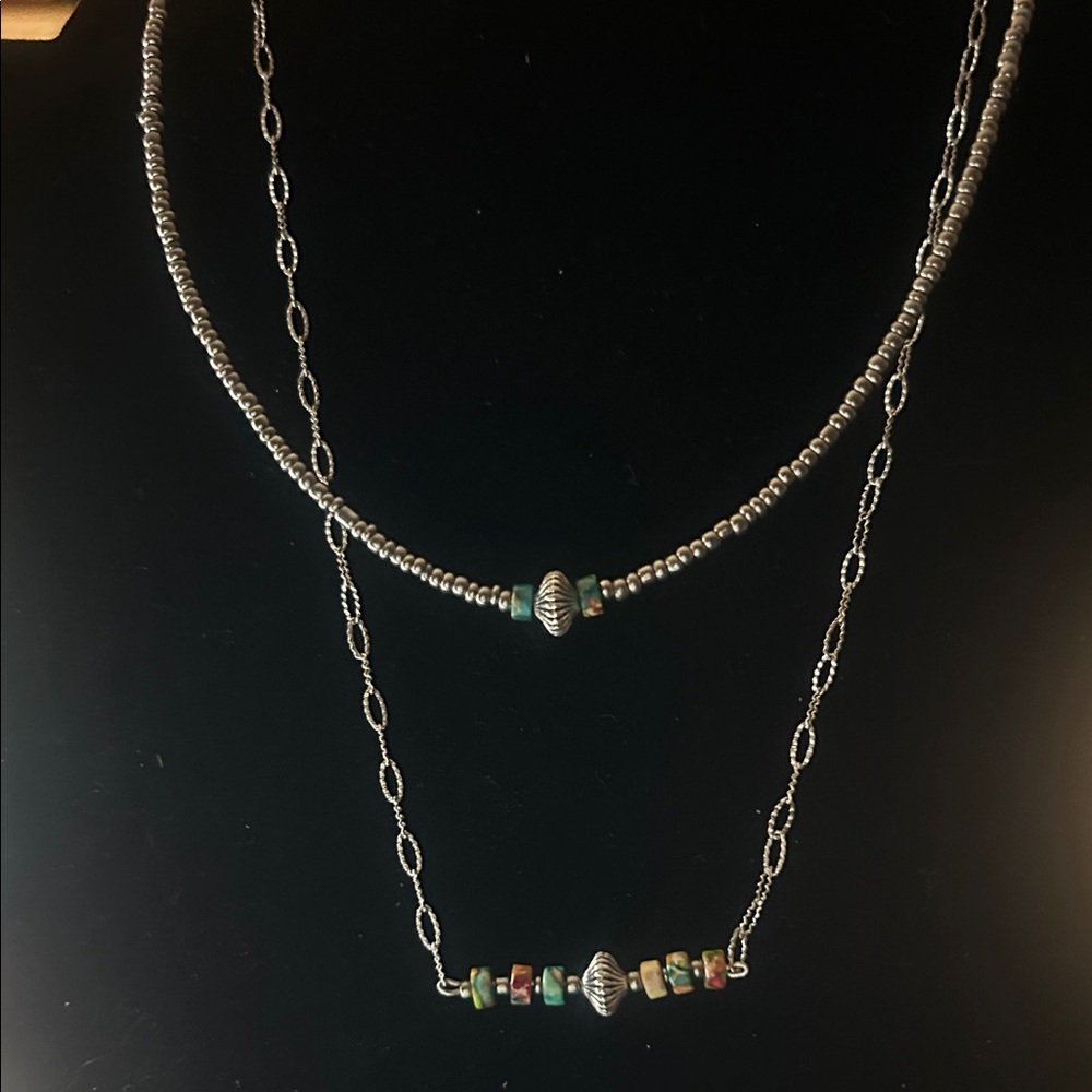 Chic Silver Laying Necklaces with Multicolor Beads - Picture 3 of 3